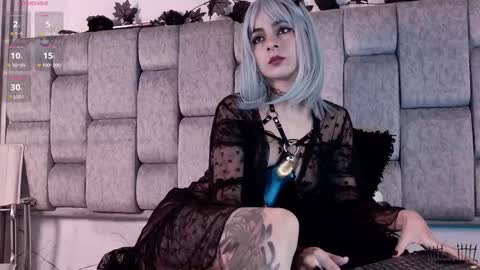 alicenoir_ online show from 11/18/25, 11:15