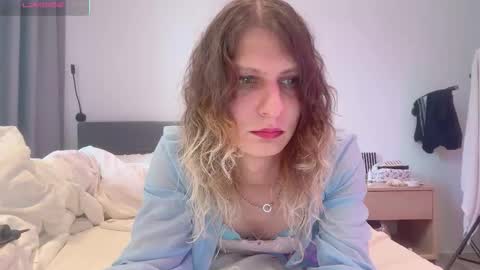 Snapshot of alicepinkhead chatting on 11/04/25, 06:45 AlicePinkhead online show from 11/04/25, 06:45