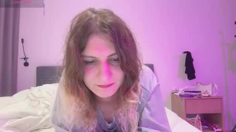 Snapshot of alicepinkhead chatting on 12/02/25, 05:24 AlicePinkhead online show from 12/02/25, 05:24