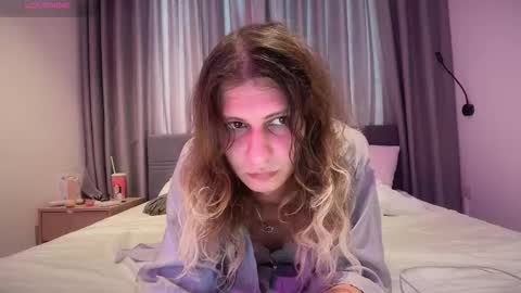 Snapshot of alicepinkhead chatting on 01/19/26, 09:35 AlicePinkhead online show from 01/19/26, 09:35