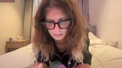 Snapshot of alicepinkhead chatting on 04/10/26, 09:14 AlicePinkhead online show from 04/10/26, 09:14
