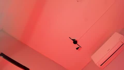 Snapshot of alicepoixxxon chatting on 09/15/25, 12:54 ALICE online show from 09/15/25, 12:54