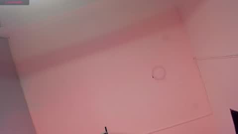 Snapshot of alicepoixxxon chatting on 10/20/25, 01:17 ALICE online show from 10/20/25, 01:17