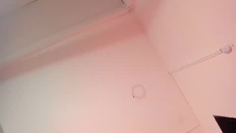 Snapshot of alicepoixxxon chatting on 10/21/25, 05:19 ALICE online show from 10/21/25, 05:19