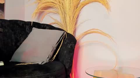 Snapshot of alicepoixxxon chatting on 10/26/25, 01:33 ALICE online show from 10/26/25, 01:33