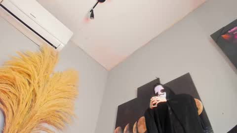 Snapshot of alicepoixxxon chatting on 10/30/25, 03:52 ALICE online show from 10/30/25, 03:52