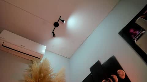 Snapshot of alicepoixxxon chatting on 11/05/25, 09:59 ALICE online show from 11/05/25, 09:59