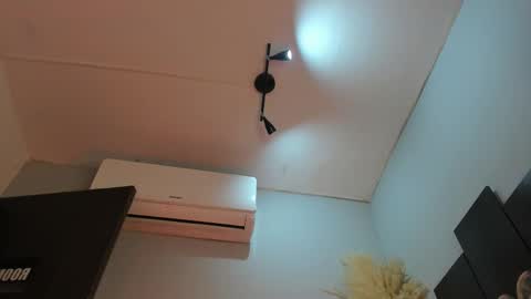 Snapshot of alicepoixxxon chatting on 11/12/25, 10:41 ALICE online show from 11/12/25, 10:41