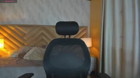 Snapshot of alices_kingsley chatting on 11/25/25, 09:04 Alice online show from 11/25/25, 09:04