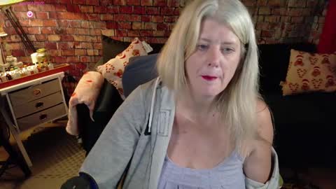 Alices Curiosity online show from 12/19/24, 02:45