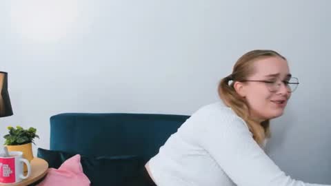 Snapshot of alicesensitive chatting on 09/25/25, 01:15 alicesensitive online show from 09/25/25, 01:15