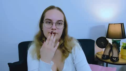 Snapshot of alicesensitive chatting on 11/21/25, 12:48 alicesensitive online show from 11/21/25, 12:48