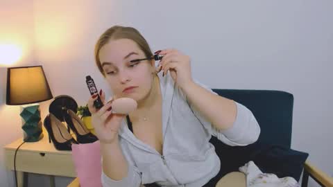 Snapshot of alicesensitive chatting on 11/28/25, 01:14 alicesensitive online show from 11/28/25, 01:14