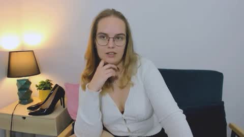 Snapshot of alicesensitive chatting on 12/05/25, 12:58 alicesensitive online show from 12/05/25, 12:58