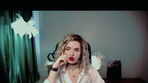 Snapshot of alicesmite chatting on 06/10/26, 01:43 alicesmite online show from 06/10/26, 01:43