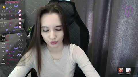 Snapshot of aliceweiss_ chatting on 04/17/26, 08:06 Alice online show from 04/17/26, 08:06