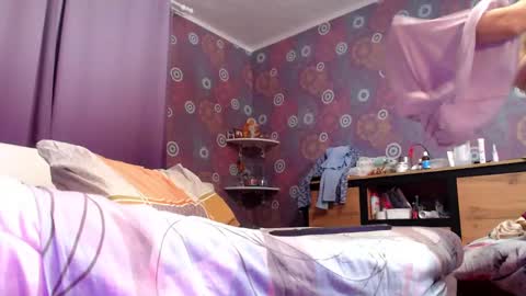 Snapshot of alicewetsquirt chatting on 01/31/25, 09:48 alicewetsquirt online show from 01/31/25, 09:48
