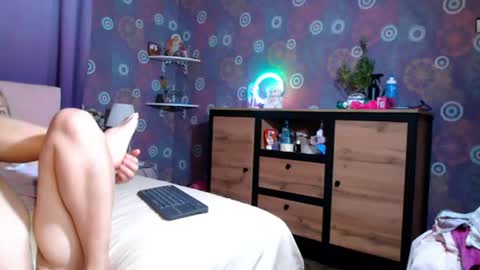 Snapshot of alicewetsquirt chatting on 07/23/26, 08:07 alicewetsquirt online show from 07/23/26, 08:07