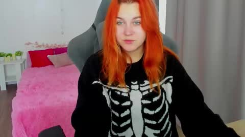 Snapshot of alicewinchesterr chatting on 10/17/25, 10:29 Alice online show from 10/17/25, 10:29