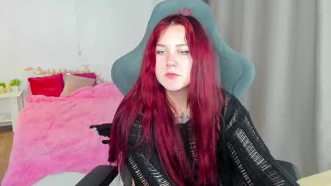 Snapshot of alicewinchesterr chatting on 11/06/25, 06:53 Alice online show from 11/06/25, 06:53