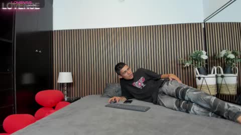 alicia_chris online show from 02/18/25, 03:31