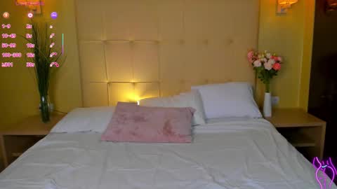 Snapshot of alicia_edwards chatting on 10/16/25, 02:01 Mia online show from 10/16/25, 02:01