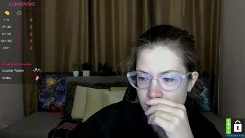 Alicia online show from 10/10/25, 05:17