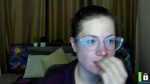 Alicia online show from 10/22/25, 05:34