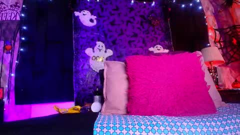 Alicia Kyse  online show from 10/15/25, 03:06