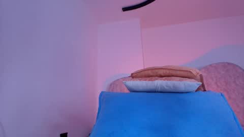 Alicia Kyse  online show from 06/08/26, 03:07