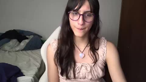 Snapshot of alicia_love29 chatting on 12/09/24, 11:13 Alice online show from 12/09/24, 11:13