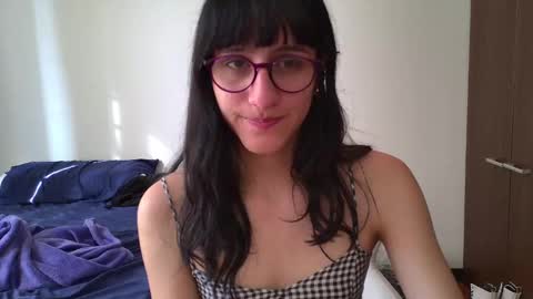 Snapshot of alicia_love29 chatting on 01/12/25, 08:47 Alice online show from 01/12/25, 08:47