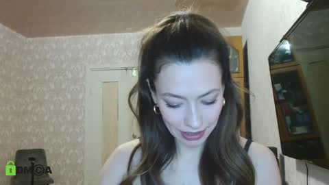 Alicia online show from 12/16/24, 04:13