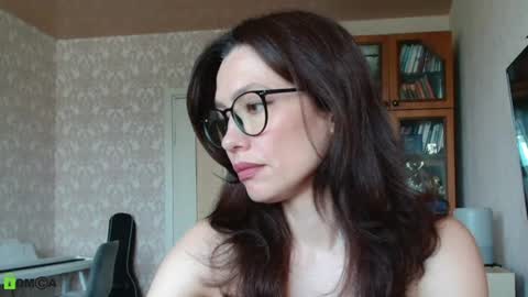 Alicia online show from 06/17/26, 07:44