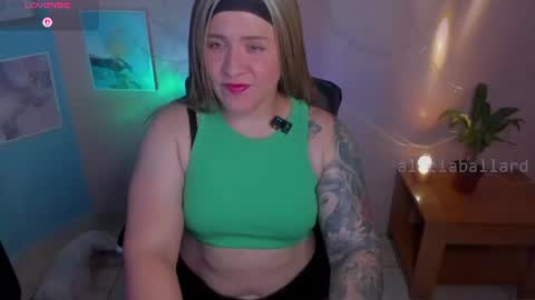 Jennyfer online show from 07/06/26, 08:22