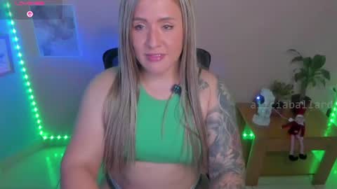 Jennyfer online show from 07/30/26, 09:36