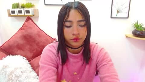 Snapshot of aliciacute__ chatting on 10/07/25, 05:10 aliciacute    online show from 10/07/25, 05:10