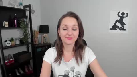Alicia online show from 12/18/24, 06:14