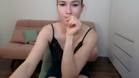 Snapshot of alicianoveli chatting on 01/10/25, 02:23 alicianoveli online show from 01/10/25, 02:23