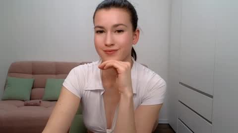 Snapshot of alicianoveli chatting on 01/13/25, 02:53 alicianoveli online show from 01/13/25, 02:53
