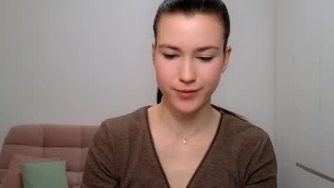 Snapshot of alicianoveli chatting on 01/18/25, 01:29 alicianoveli online show from 01/18/25, 01:29