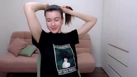 Snapshot of alicianoveli chatting on 02/26/25, 10:47 alicianoveli online show from 02/26/25, 10:47