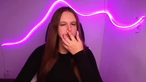 Snapshot of alicie_dream_ chatting on 10/08/25, 12:03 Alicie online show from 10/08/25, 12:03