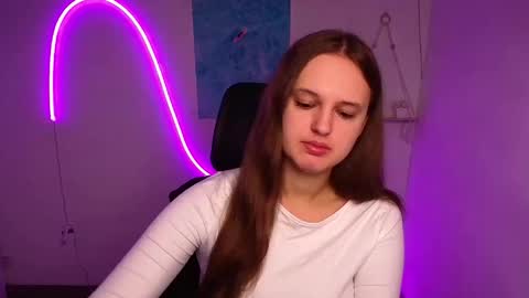 Snapshot of alicie_dream_ chatting on 10/15/25, 05:40 Alicie online show from 10/15/25, 05:40