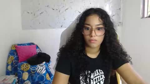 Snapshot of alicie_ebony1 chatting on 09/17/25, 07:26 luisa online show from 09/17/25, 07:26