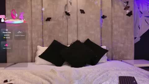 Snapshot of alidiaz__ chatting on 10/30/25, 08:20 Ali Diaz online show from 10/30/25, 08:20