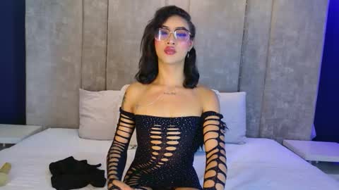 Snapshot of alidiaz__ chatting on 11/03/25, 07:15 Ali Diaz online show from 11/03/25, 07:15