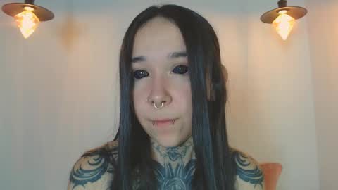Snapshot of alien_eyes09 chatting on 04/06/26, 04:46 online show from 04/06/26, 04:46