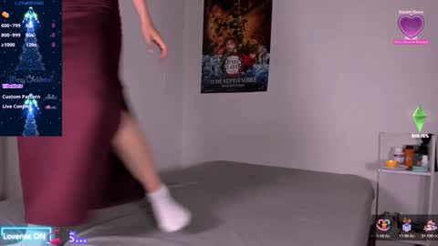 Aiko  Independent Model  online show from 11/28/25, 09:28