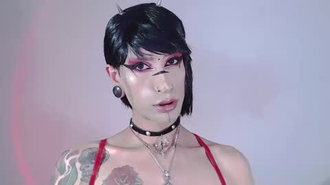 Snapshot of alienexxx chatting on 12/23/24, 04:22 online show from 12/23/24, 04:22